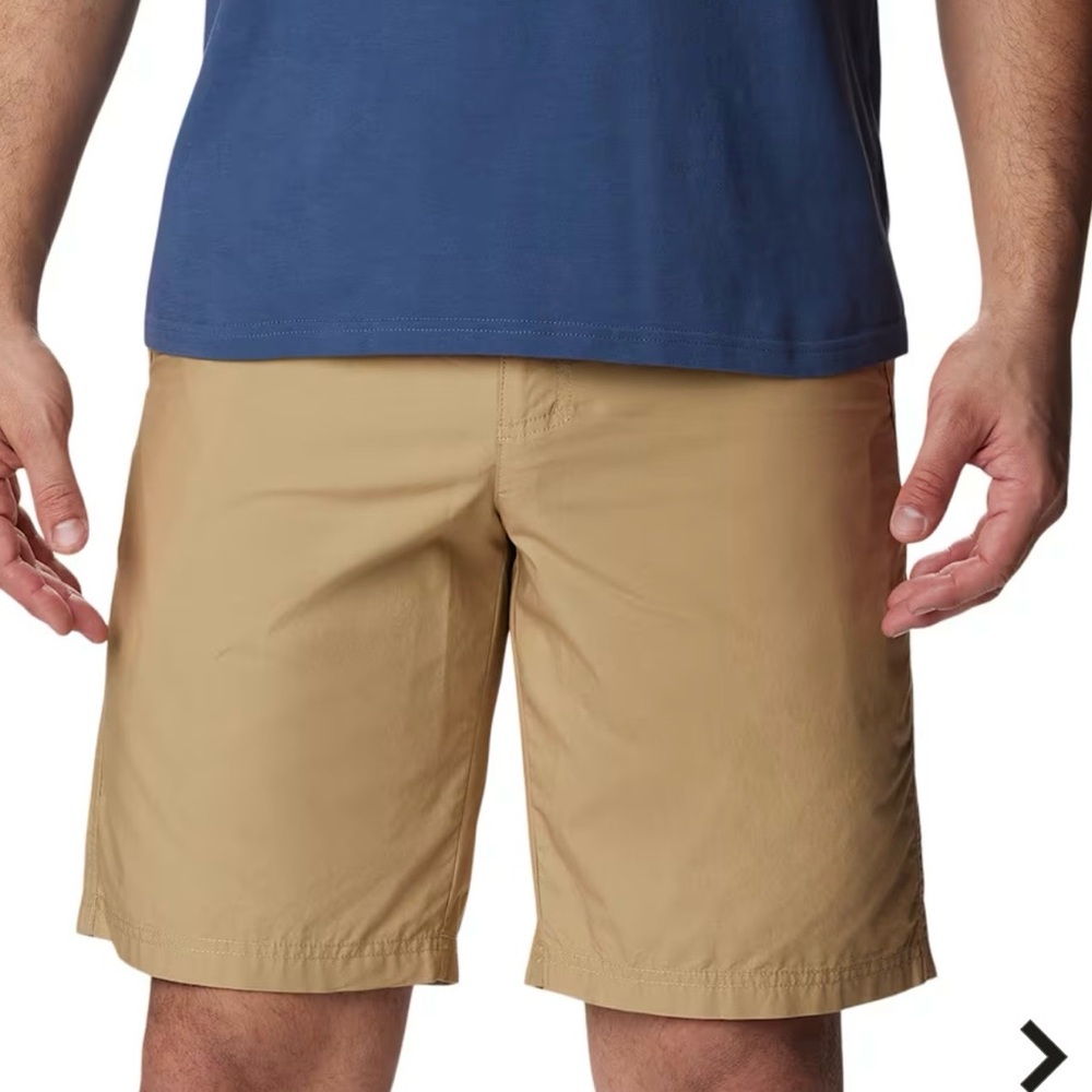 Columbia men’s size 38 washed out 10 inch athletic shorts tan color